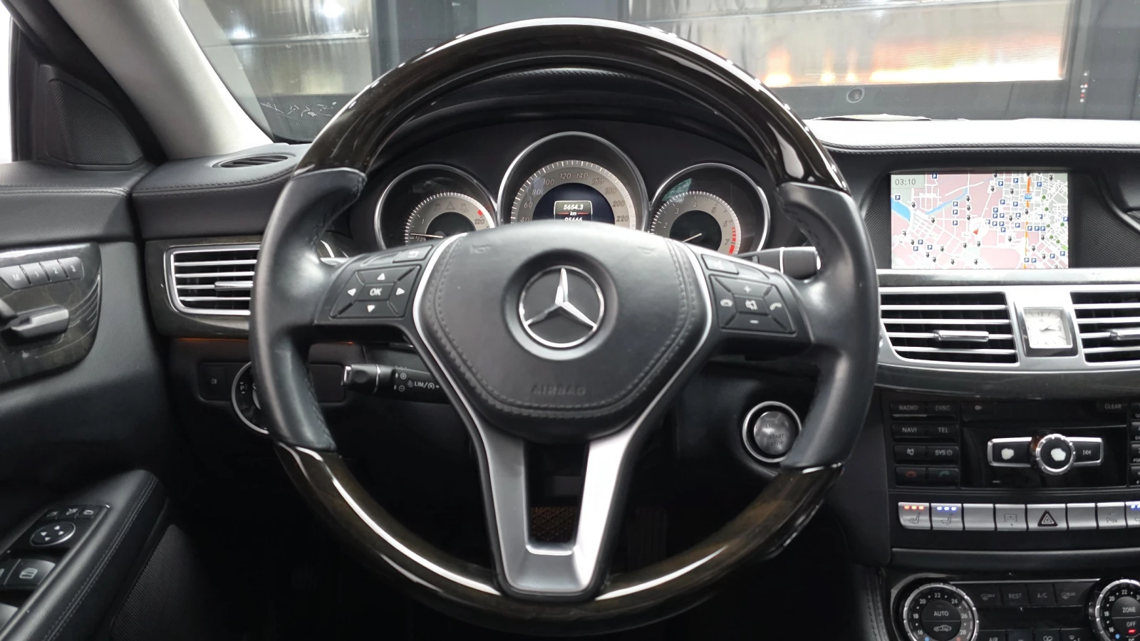 Mercedes-Benz CLS 350, снимка 9 - Автомобили и джипове - 55415525