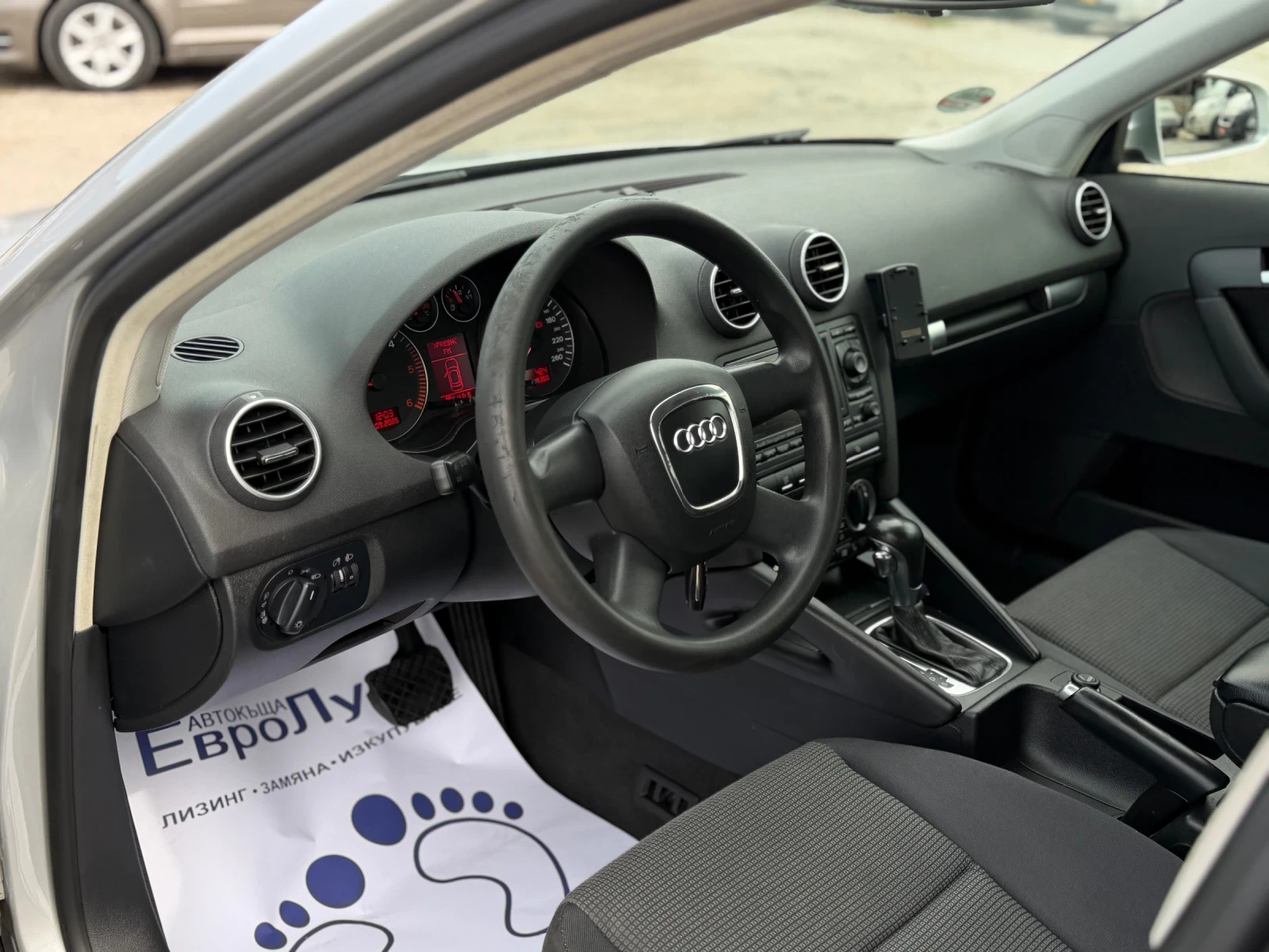Audi A3 1.9TDI 105кс АВТОМАТИК НАВИ ПОДГРЕВ, снимка 10 - Автомобили и джипове - 56221805