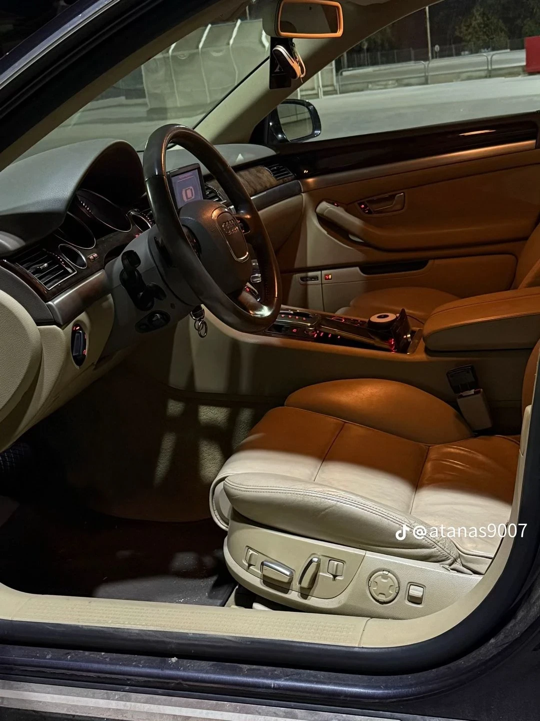 Audi A8, снимка 9 - Автомобили и джипове - 56335679