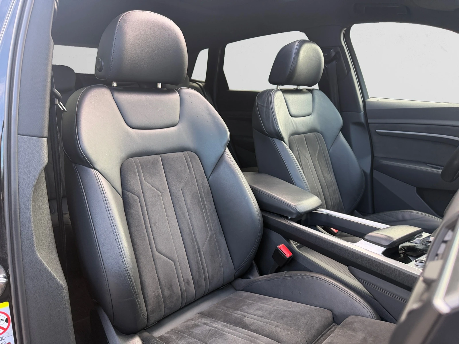Audi E-Tron 55  S-edition Leather Navi Led Camera 86% SoH | Mobile.bg � ����������� 12