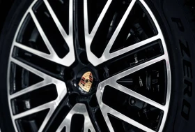 Porsche Cayenne GTS BURMESTER TV PANORAMA 360-CAMERA - 118900 € / 232548.19 лв. - 73826028 5