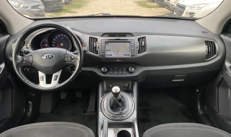 Kia Sportage, снимка 4 - Автомобили и джипове - 47320612