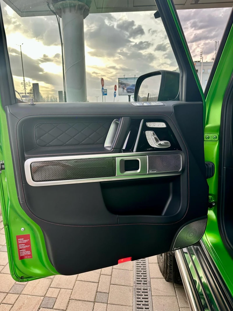 Mercedes-Benz G 63 AMG 4x4²* Manufaktur* Carbon* Burmester* 360, снимка 12 - Автомобили и джипове - 52118972