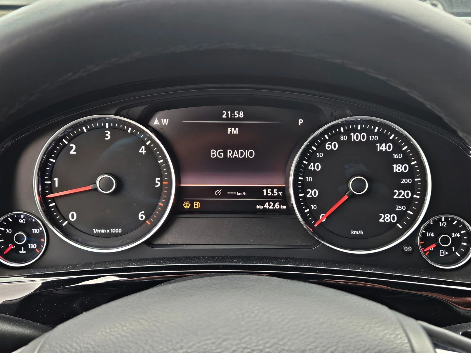 VW Touareg 4.2TDI/SPORT/GERMANY/CAMERA/ПОДГРЕВ/AUTO HOLD/LIZI - изображение 9