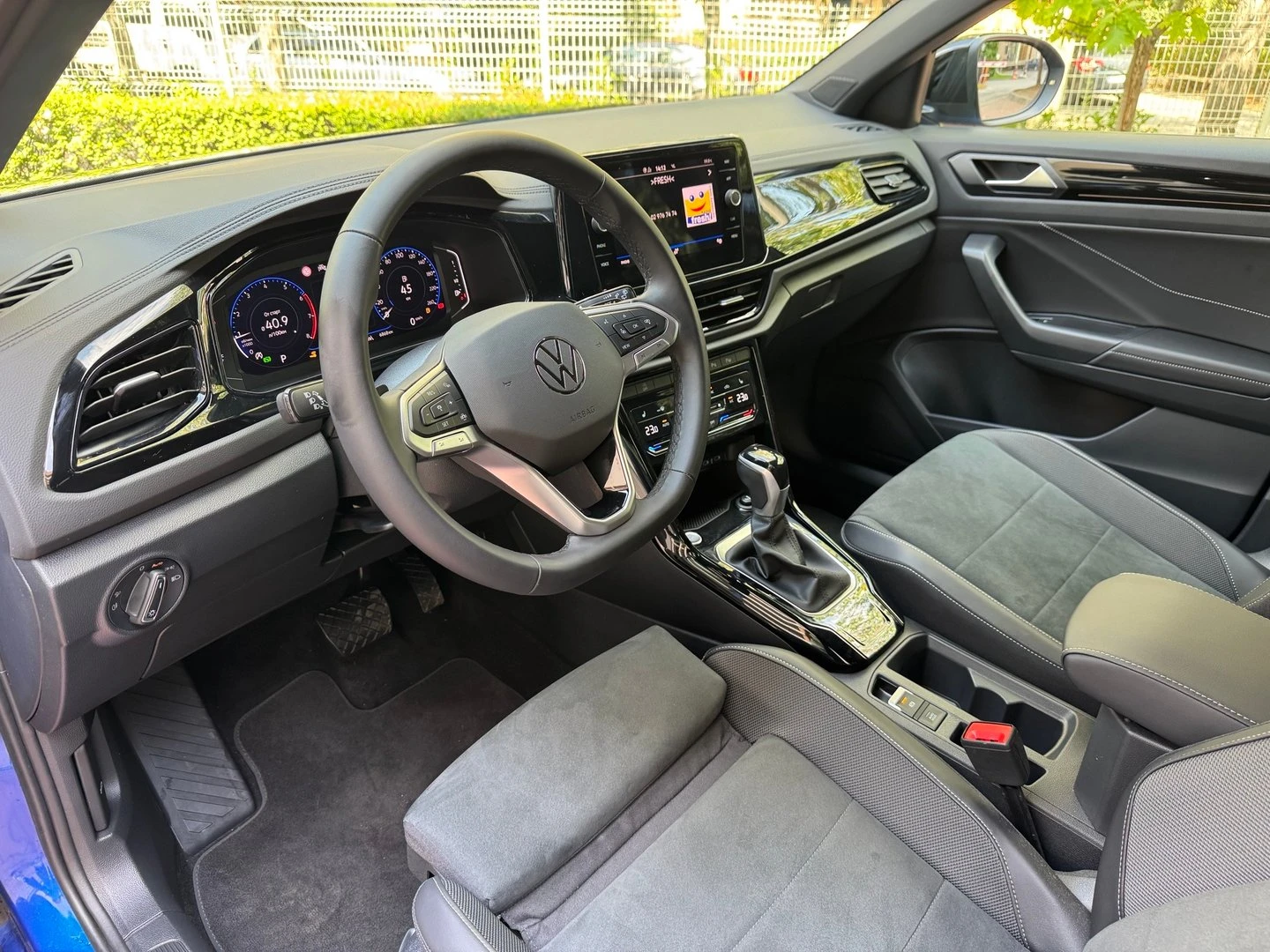 VW T-Roc VW T- Roc Style 1.5 TSI OPF DSG - изображение 7