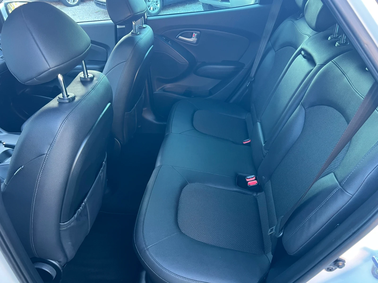 Hyundai IX35 2.0 4WD* АВТОМАТИК* ШВЕЙЦАРИЯ* НАВИ*  - изображение 10