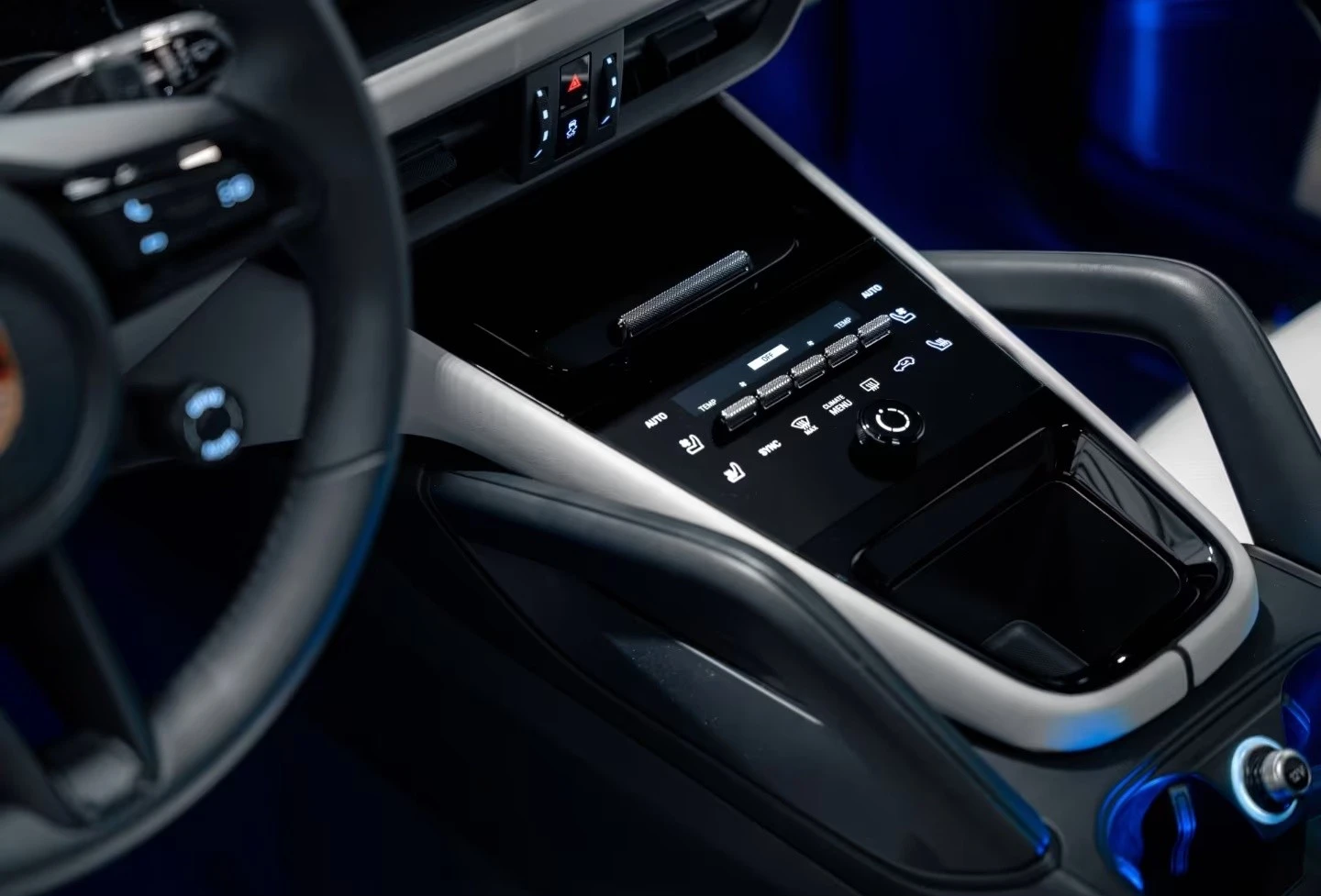 Porsche Cayenne GTS BURMESTER TV PANORAMA 360-CAMERA, снимка 10 - Автомобили и джипове - 54071721