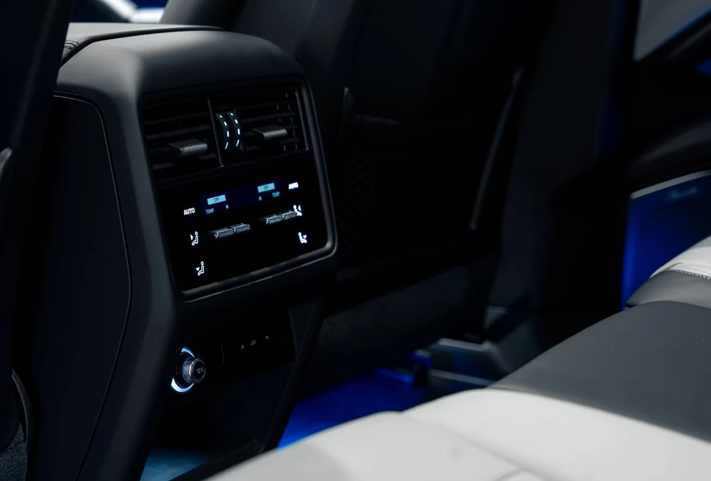 Porsche Cayenne GTS BURMESTER TV PANORAMA 360-CAMERA, снимка 17 - Автомобили и джипове - 54071721