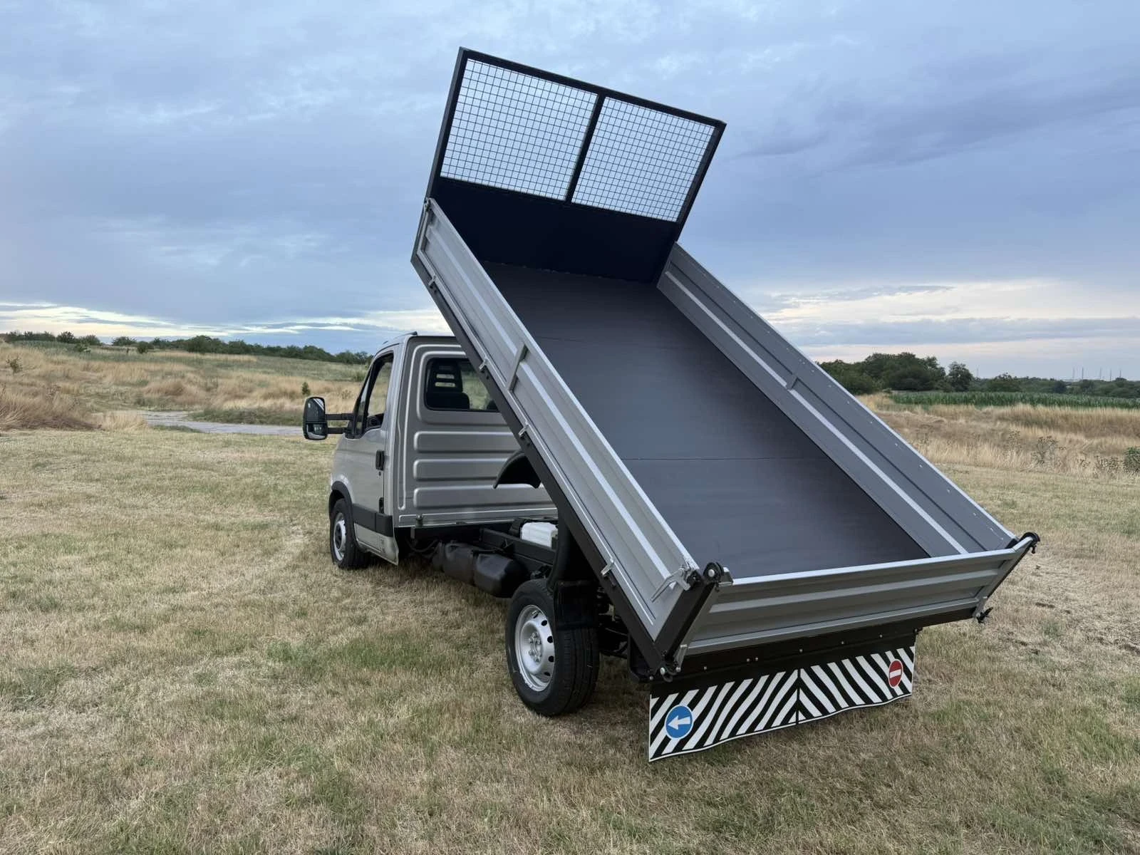 Iveco 35S18 ТРИСТРАНЕН С КЛИМАТИК, снимка 2 - Бусове и автобуси - 55212668