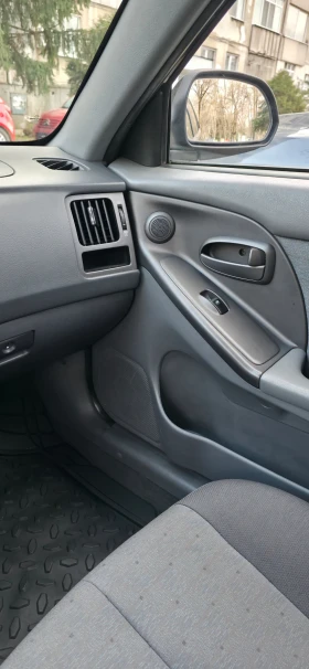 Hyundai Elantra, снимка 15