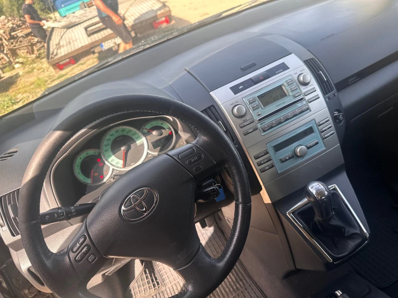 Toyota Corolla verso 2.2 D-4D 136к.с НА ЧАСТИ , снимка 12 - Автомобили и джипове - 46197036