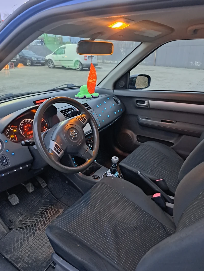 Suzuki Swift 1.3, снимка 5 - Автомобили и джипове - 48590468