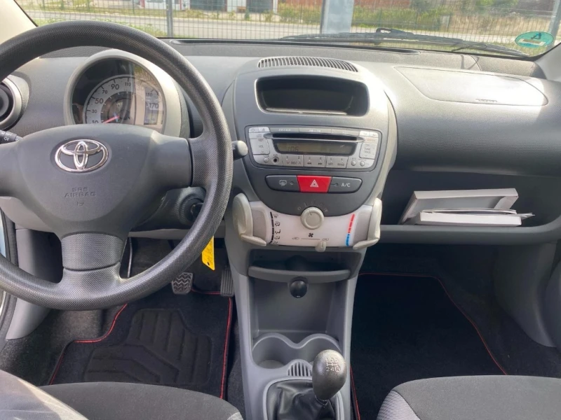 Toyota Aygo 1.0 12V VVT-i 5, снимка 9 - Автомобили и джипове - 48884732