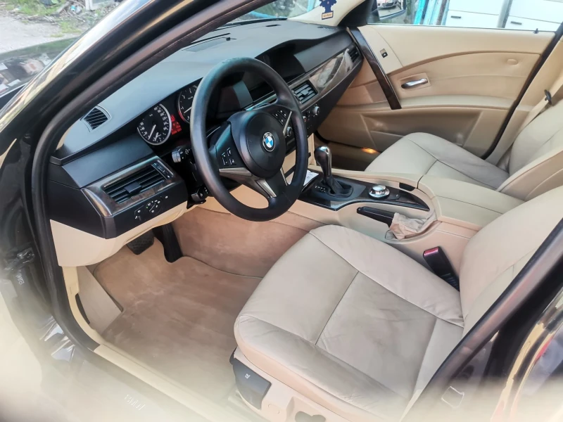 BMW 530 3.0d xenon dynamic топ състояние , снимка 14 - Автомобили и джипове - 49999182