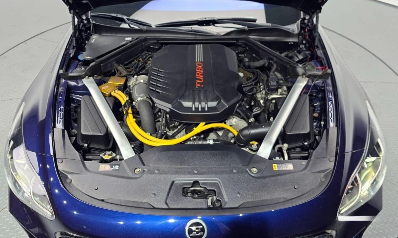 Kia Stinger 3.3 Turbo AWD * НАЙ-ДОБРА ЦЕНА В БЪЛГАРИЯ* , снимка 6 - Автомобили и джипове - 51966989