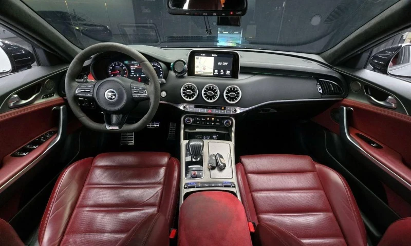 Kia Stinger 3.3 Turbo AWD * НАЙ-ДОБРА ЦЕНА В БЪЛГАРИЯ* , снимка 7 - Автомобили и джипове - 51966989