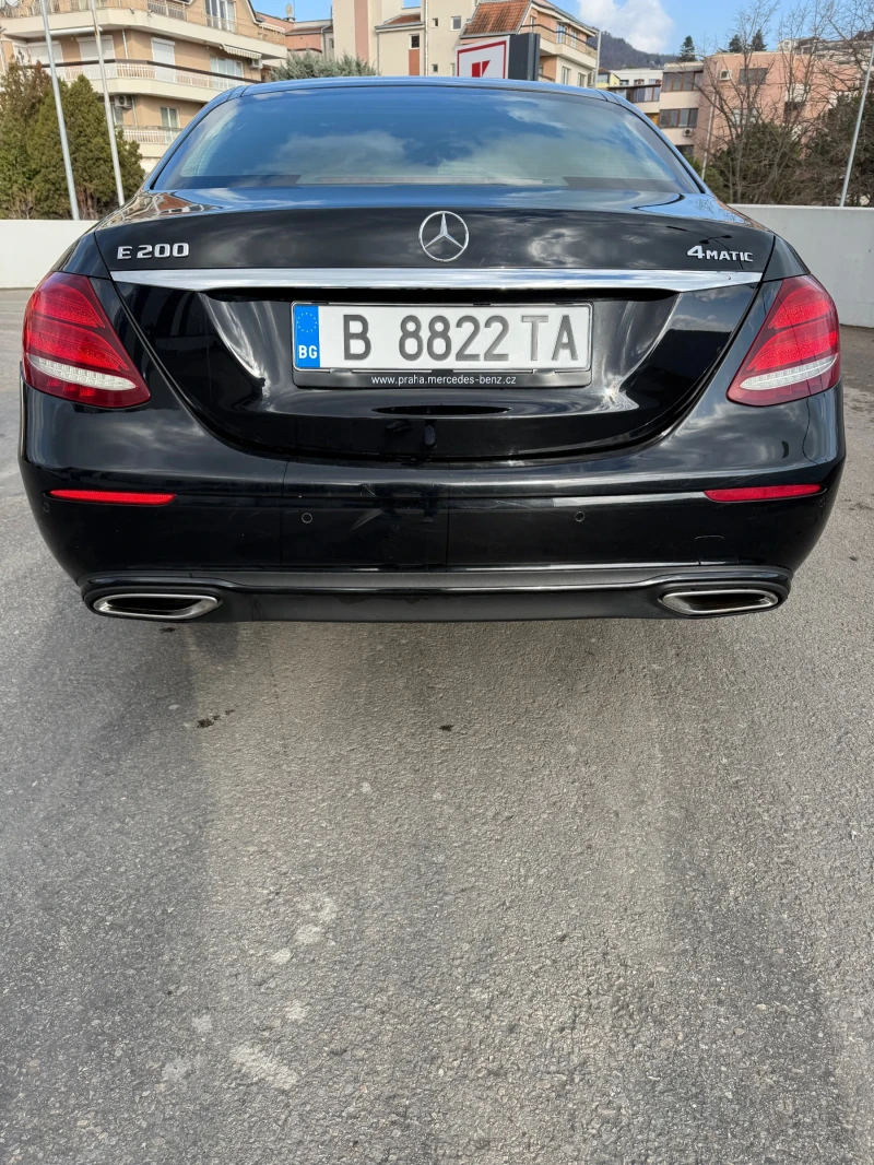 Mercedes-Benz E 200 E 200 4Matic, снимка 8 - Автомобили и джипове - 53010773