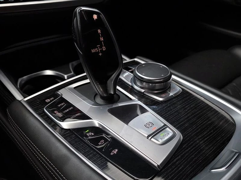 BMW 740 Li B58 xDrive M-Sport, снимка 10 - Автомобили и джипове - 54224702