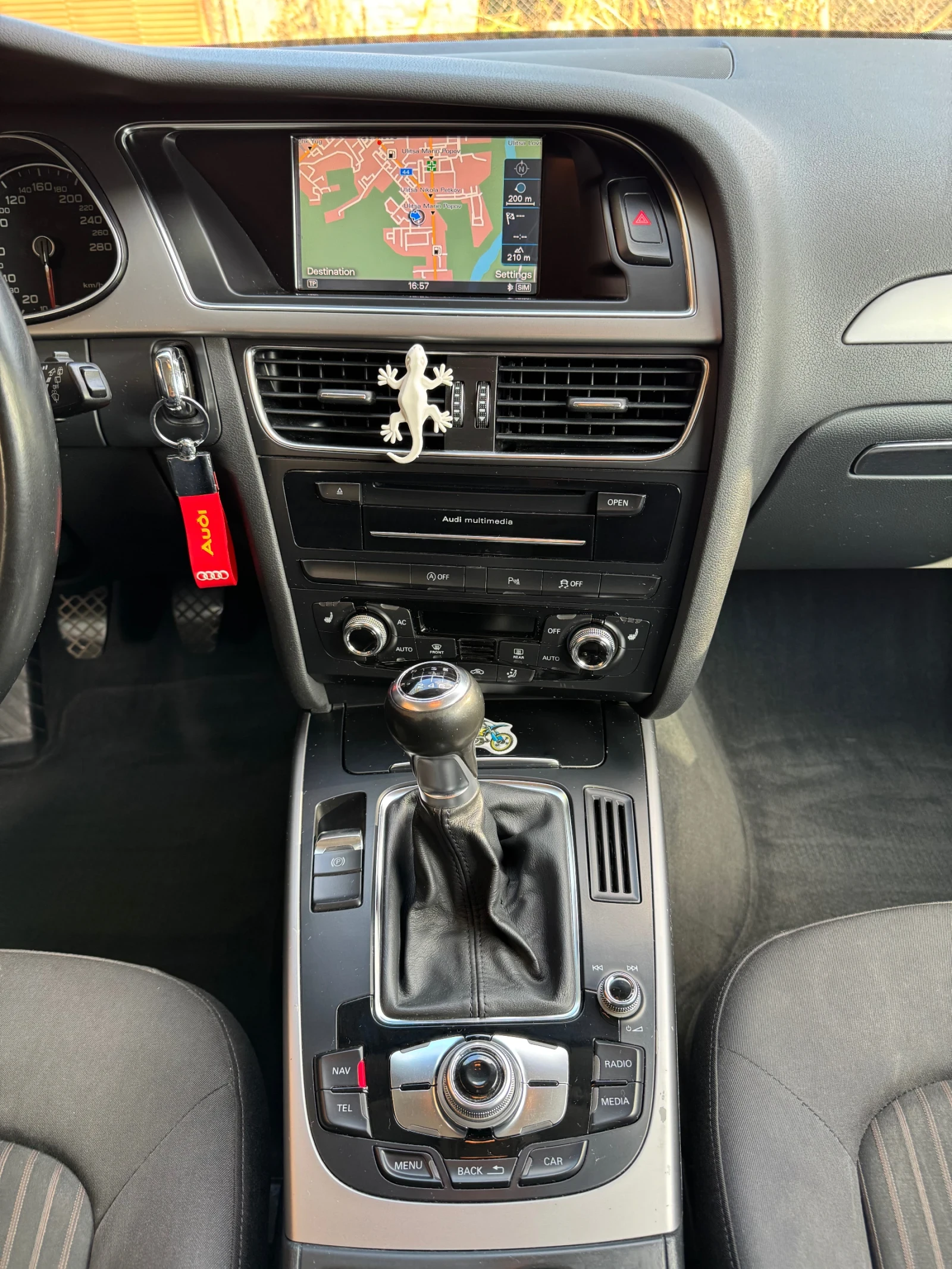 Audi A4 2.0TDI - изображение 8