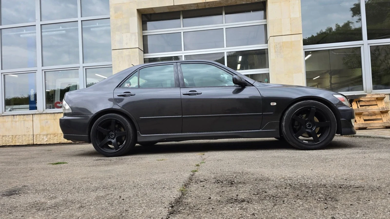 Lexus IS 200 4.3 V8, снимка 2 - Автомобили и джипове - 53910066