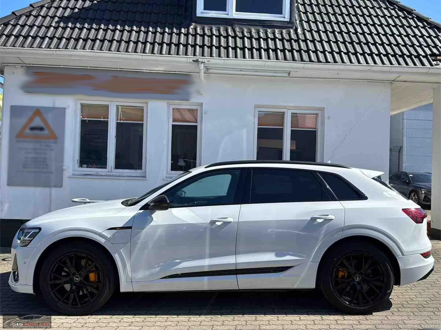 Audi E-Tron 55 СЕРТИФИКАТ/408HP/2xS-LINE/CAM/AHK/H.PUMP/147q, снимка 3 - Автомобили и джипове - 54144808