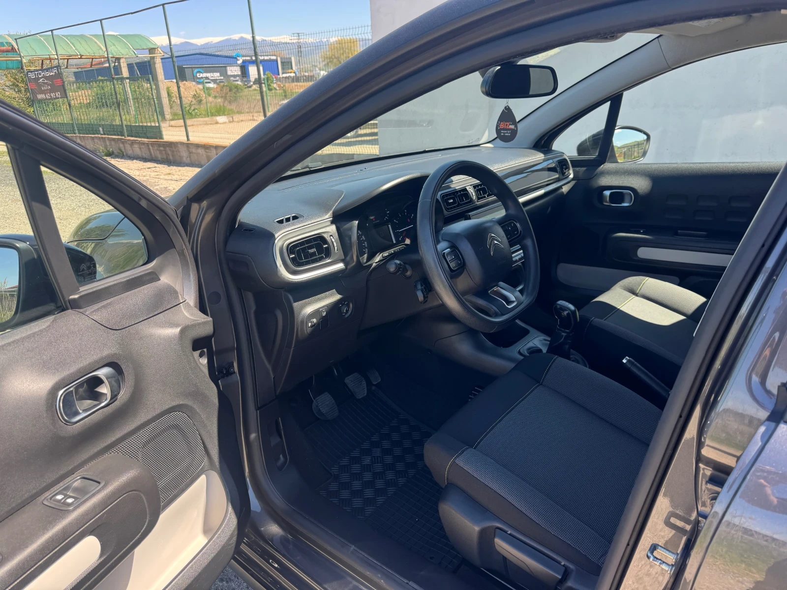 Citroen C3 1.2i * NAVI* SERVICE* , снимка 9 - Автомобили и джипове - 54312136