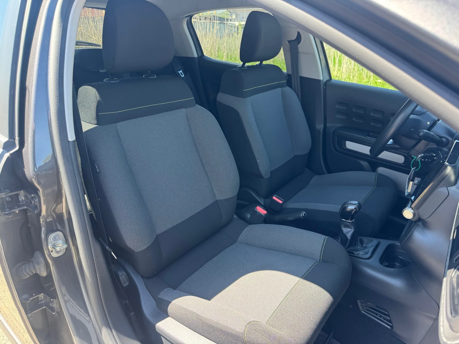 Citroen C3 1.2i * NAVI* SERVICE* , снимка 14 - Автомобили и джипове - 54312136