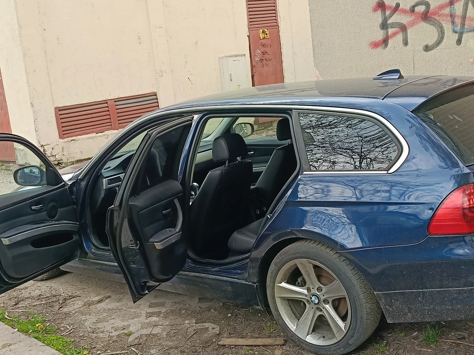 BMW 320, снимка 6 - Автомобили и джипове - 54335444
