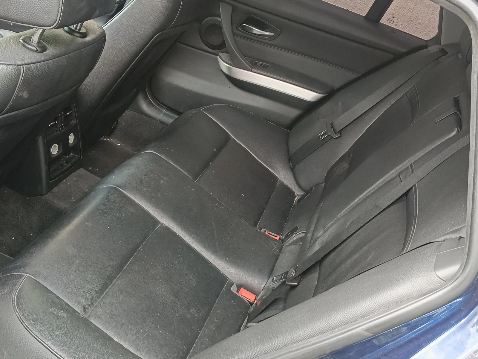 BMW 320, снимка 13 - Автомобили и джипове - 54335444