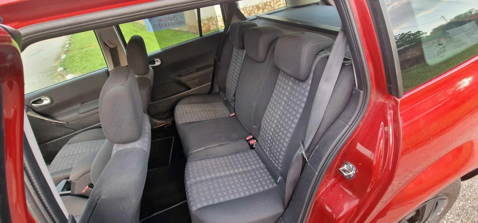Renault Megane 1.5 tdci, снимка 8 - Автомобили и джипове - 54485385