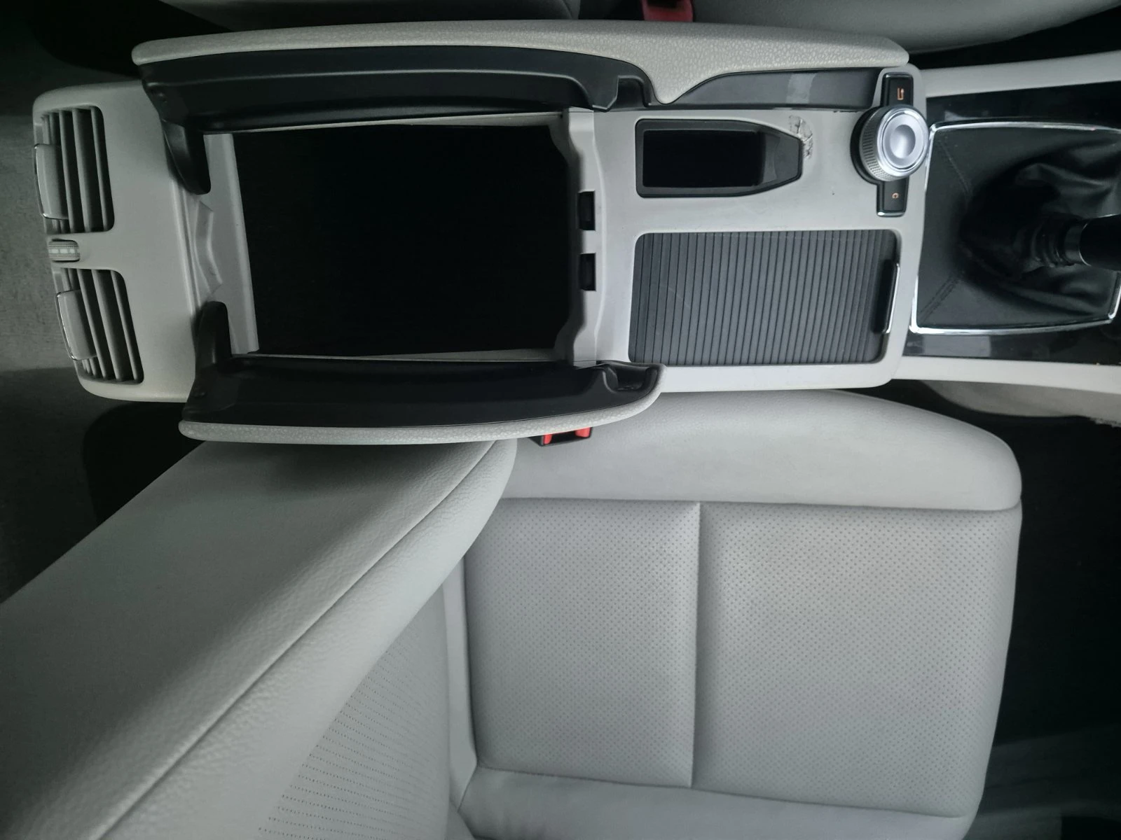 Mercedes-Benz C 200 2.2 CDI КОЖЕН САЛОН, снимка 13 - Автомобили и джипове - 54612645