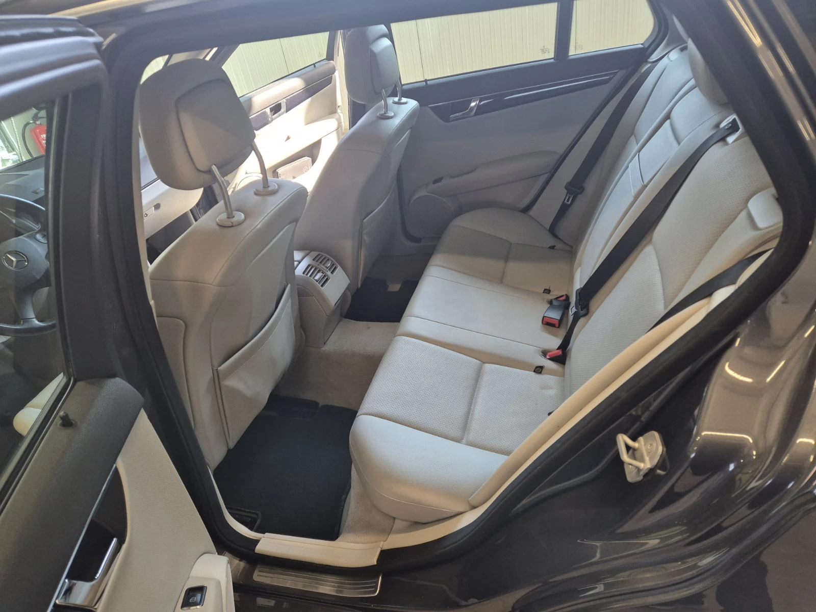 Mercedes-Benz C 200 2.2 CDI КОЖЕН САЛОН, снимка 9 - Автомобили и джипове - 54612645