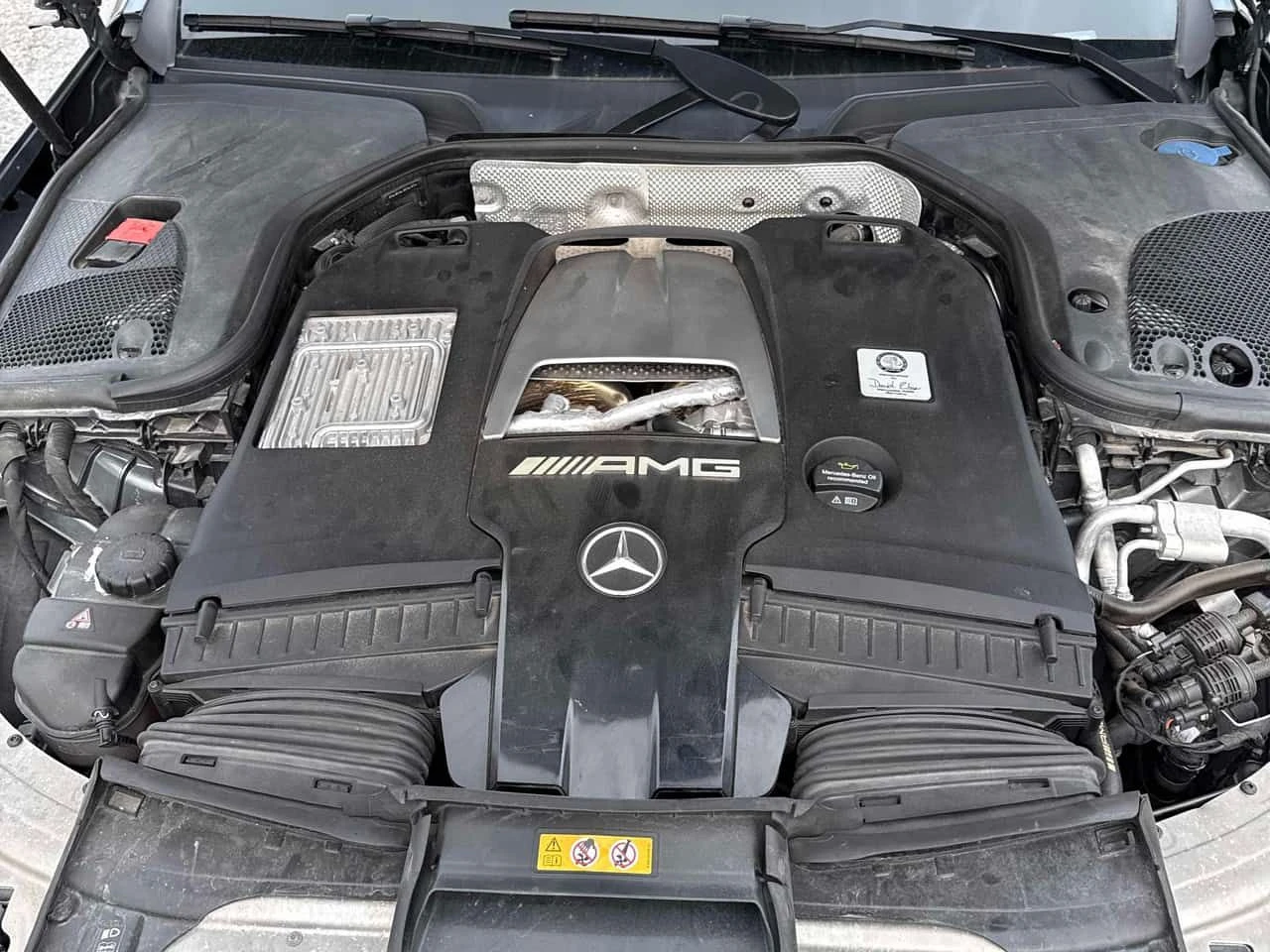 Mercedes-Benz E 63 AMG S/CARFAX/FULL MAX/ДИСТРОНИК/МАСАЖИ/360 КАМ/, снимка 15 - Автомобили и джипове - 55065022