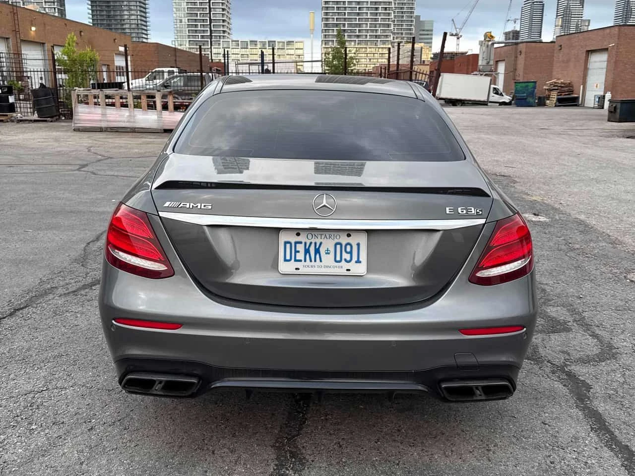 Mercedes-Benz E 63 AMG S/CARFAX/FULL MAX/ДИСТРОНИК/МАСАЖИ/360 КАМ/, снимка 5 - Автомобили и джипове - 55065022