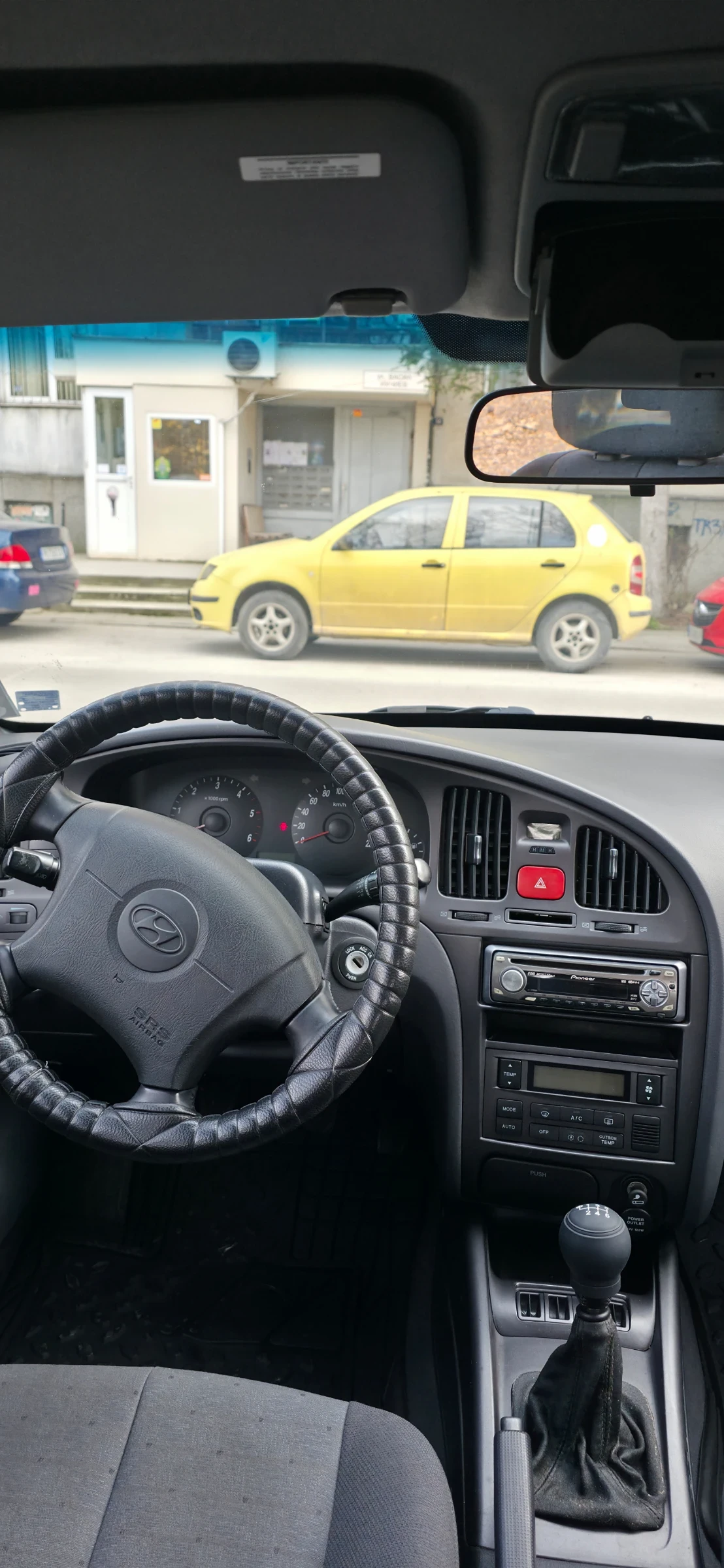 Hyundai Elantra, снимка 8 - Автомобили и джипове - 55672689