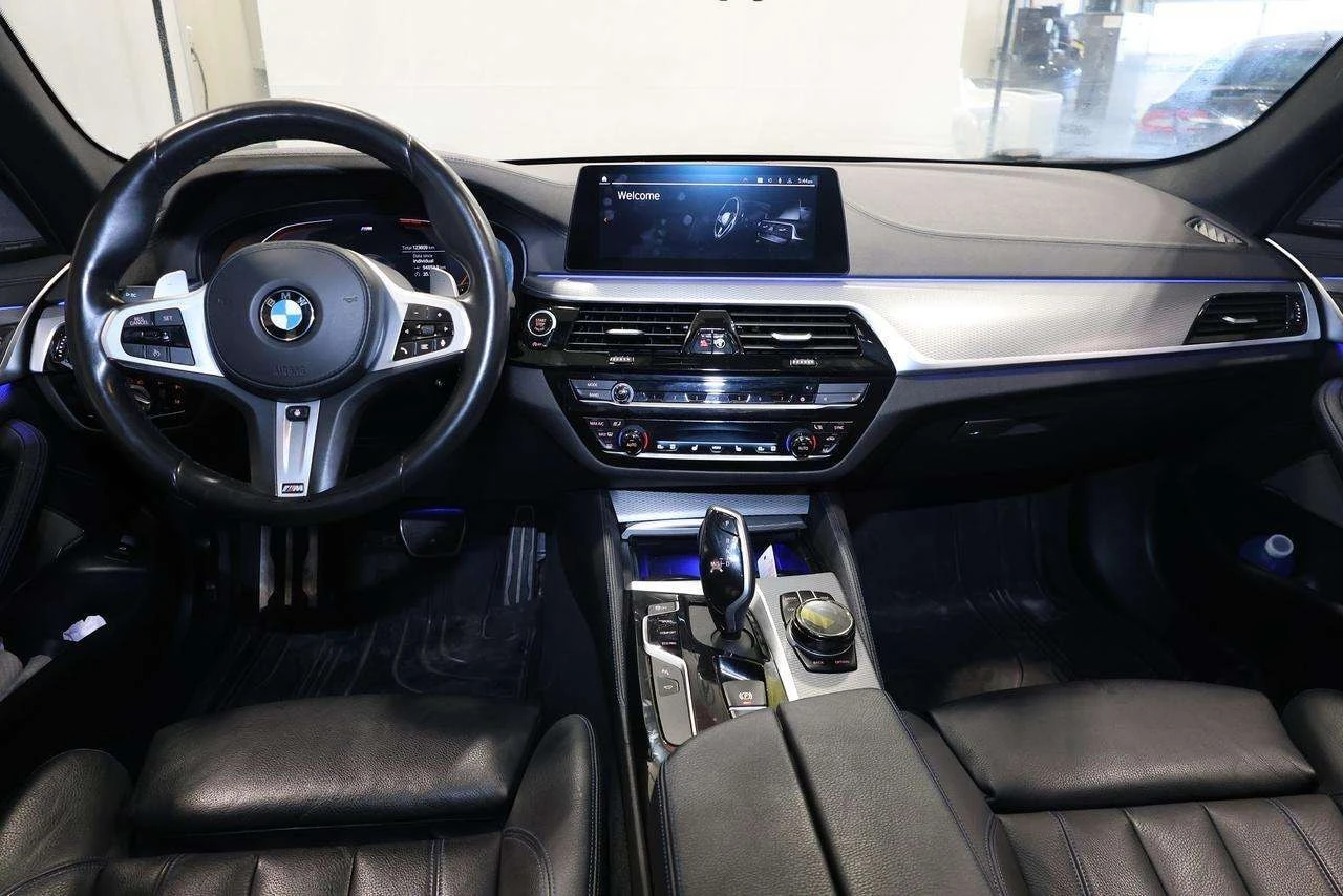 BMW 540 * 540i 540i xDrive MPKG| SUNROOF| NAVI| 360CAM| 2x, снимка 11 - Автомобили и джипове - 56063098