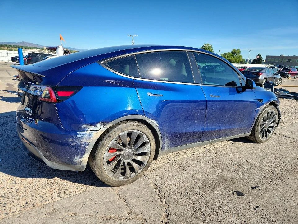 Tesla Model Y PERFORMANCE / Застраховател / Carfax / Автокред, снимка 3 - Автомобили и джипове - 56234754