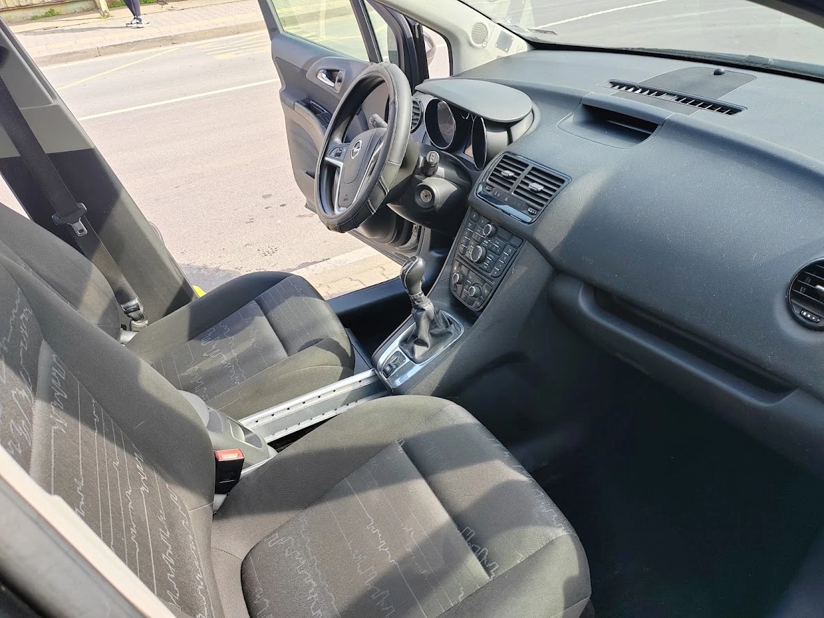 Opel Meriva 1.4 i GPL, снимка 10 - Автомобили и джипове - 56543060