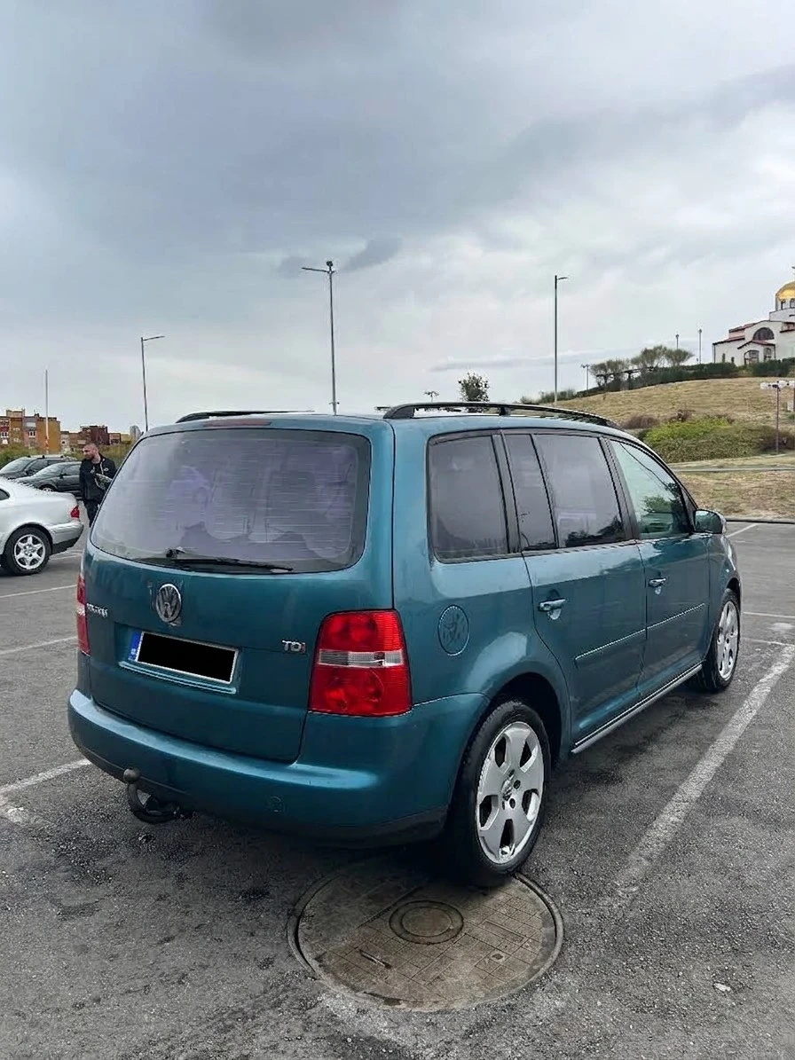 VW Touran, снимка 5 - Автомобили и джипове - 56686311