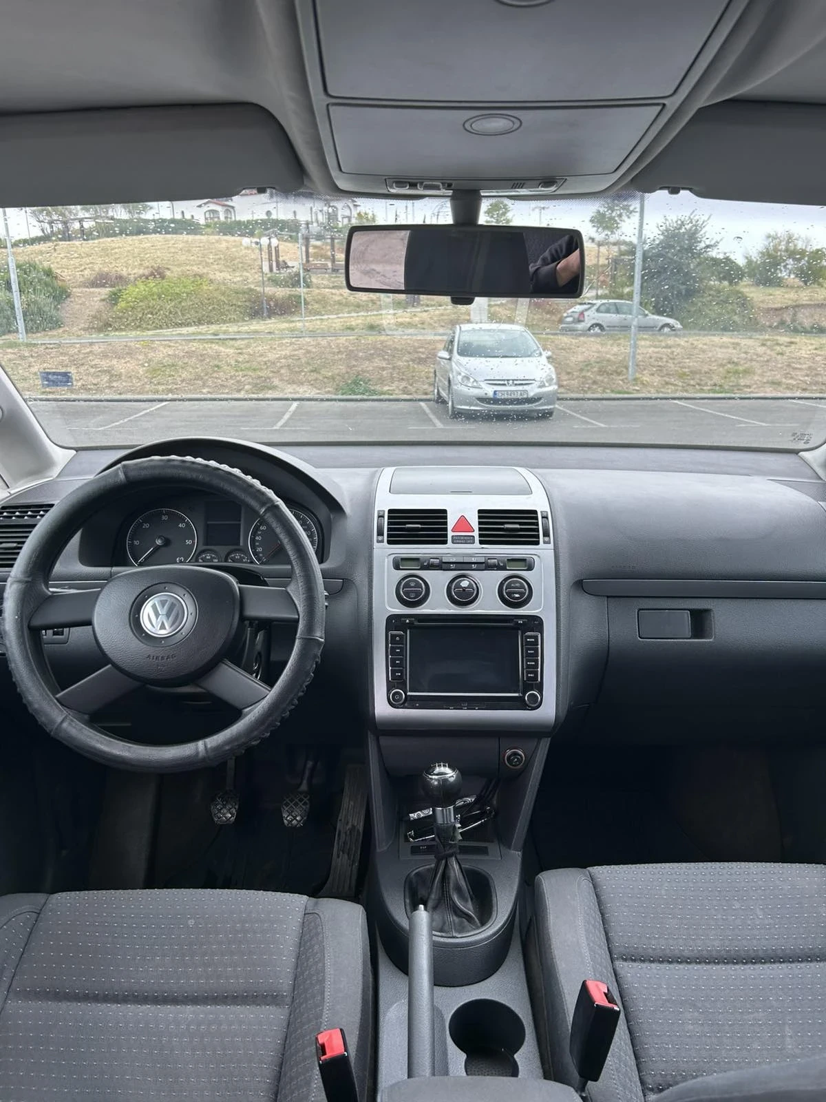 VW Touran, снимка 9 - Автомобили и джипове - 56686311