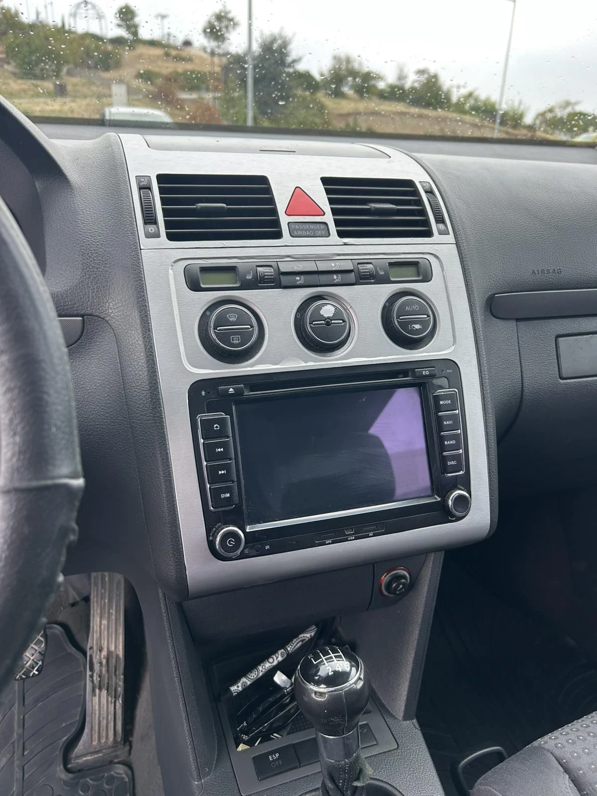 VW Touran, снимка 10 - Автомобили и джипове - 56686311
