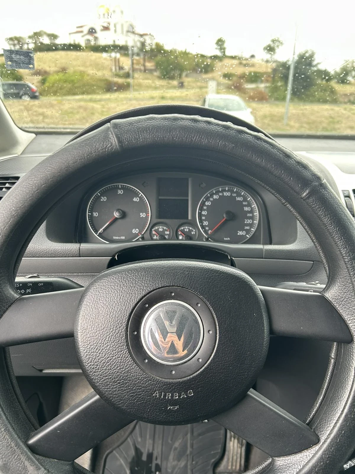 VW Touran, снимка 7 - Автомобили и джипове - 56686311