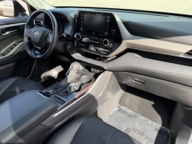 Обява за продажба на Toyota Highlander Limited PANO* ОБДУХВАНЕ* CAM* BLINDSPOT* CARPLAY*  ~63 700 лв. - изображение 10 | Auto.bg Обява за продажба на Toyota Highlander Limited PANO* ОБДУХВАНЕ* CAM* BLINDSPOT* CARPLAY*  ~63 700 лв. - изображение 10