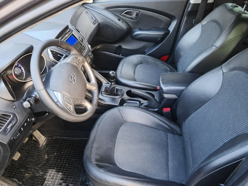 Hyundai IX35 2.0 4x4, снимка 6 - Автомобили и джипове - 47325993