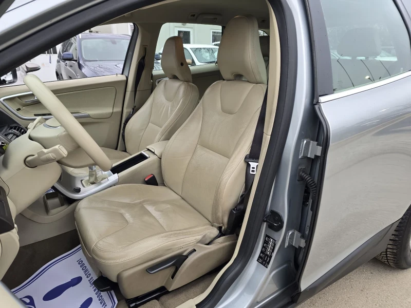 Volvo XC60 2.4D4 4Х4 163к.с , снимка 9 - Автомобили и джипове - 53510746
