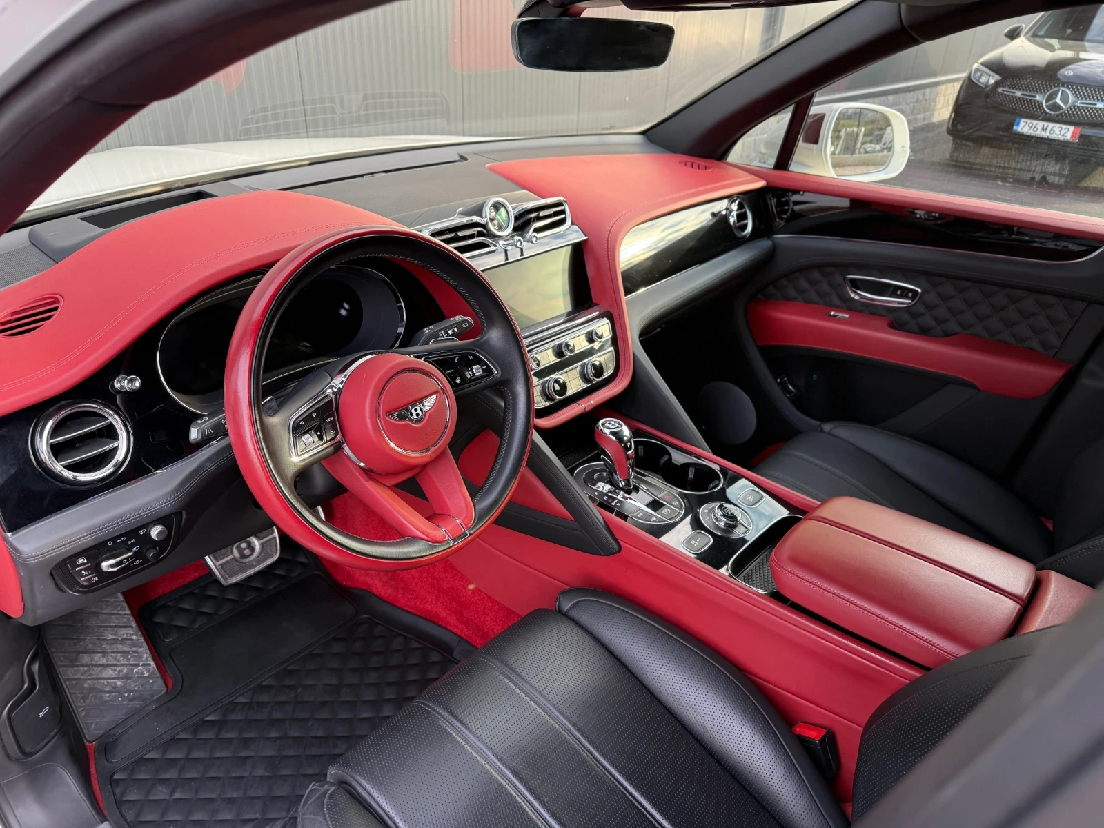 Bentley Bentayga Facelift, V8 - изображение 9