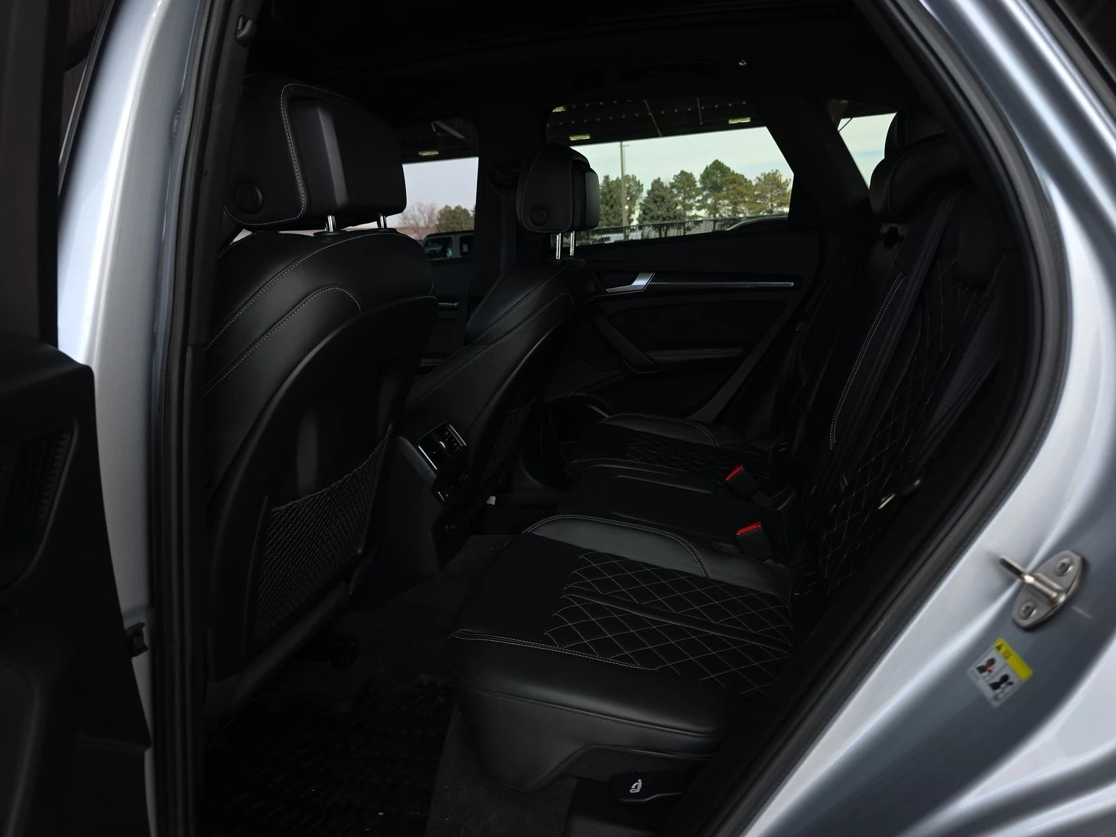 Audi SQ5 MATRIX* BANG* OLUFSEN* ПАНОРАМА* 360КАМЕРА* LANE* , снимка 15 - Автомобили и джипове - 54000406