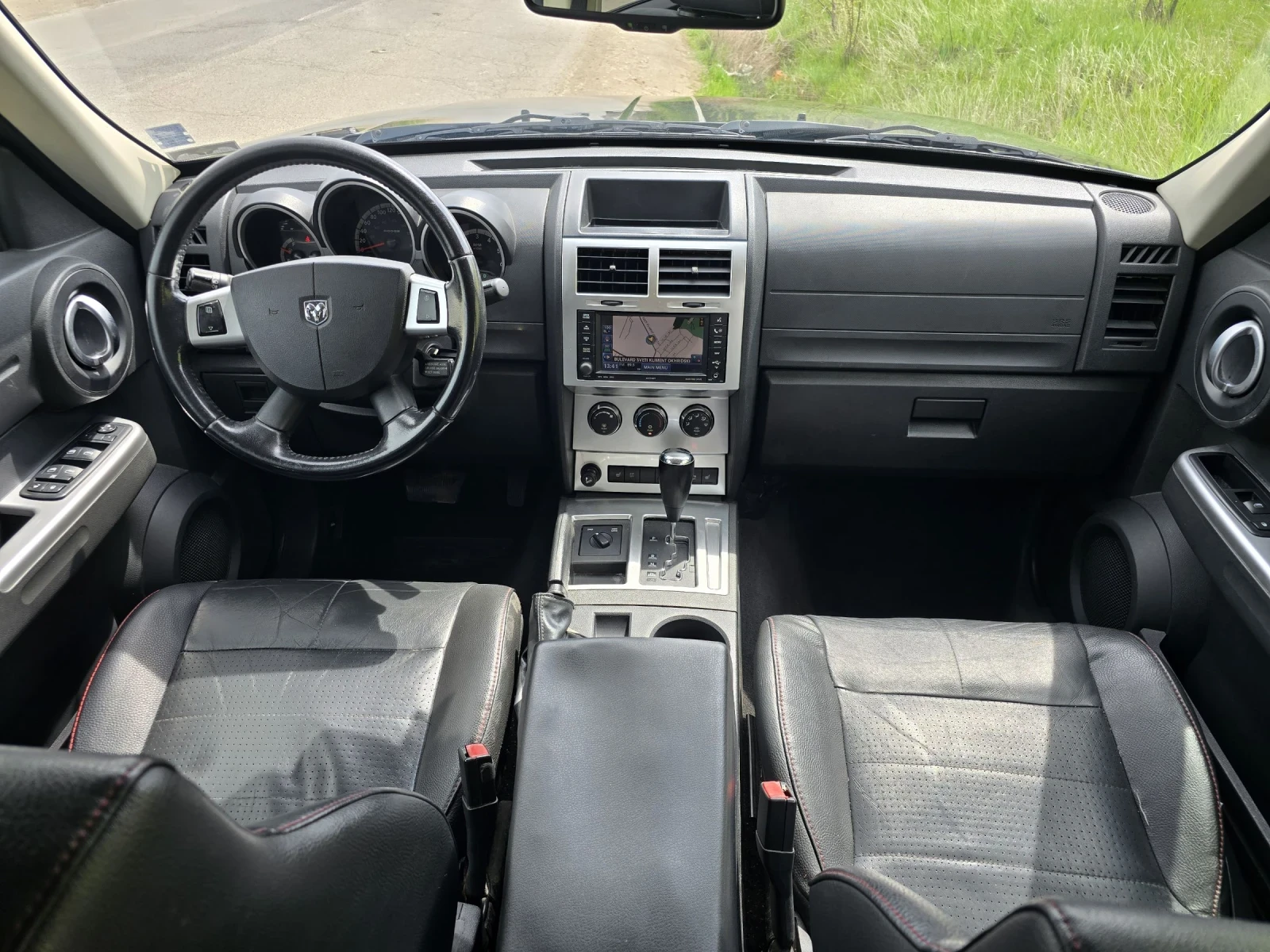 Dodge Nitro RT/SPORT/AUTO, снимка 13 - Автомобили и джипове - 54254489