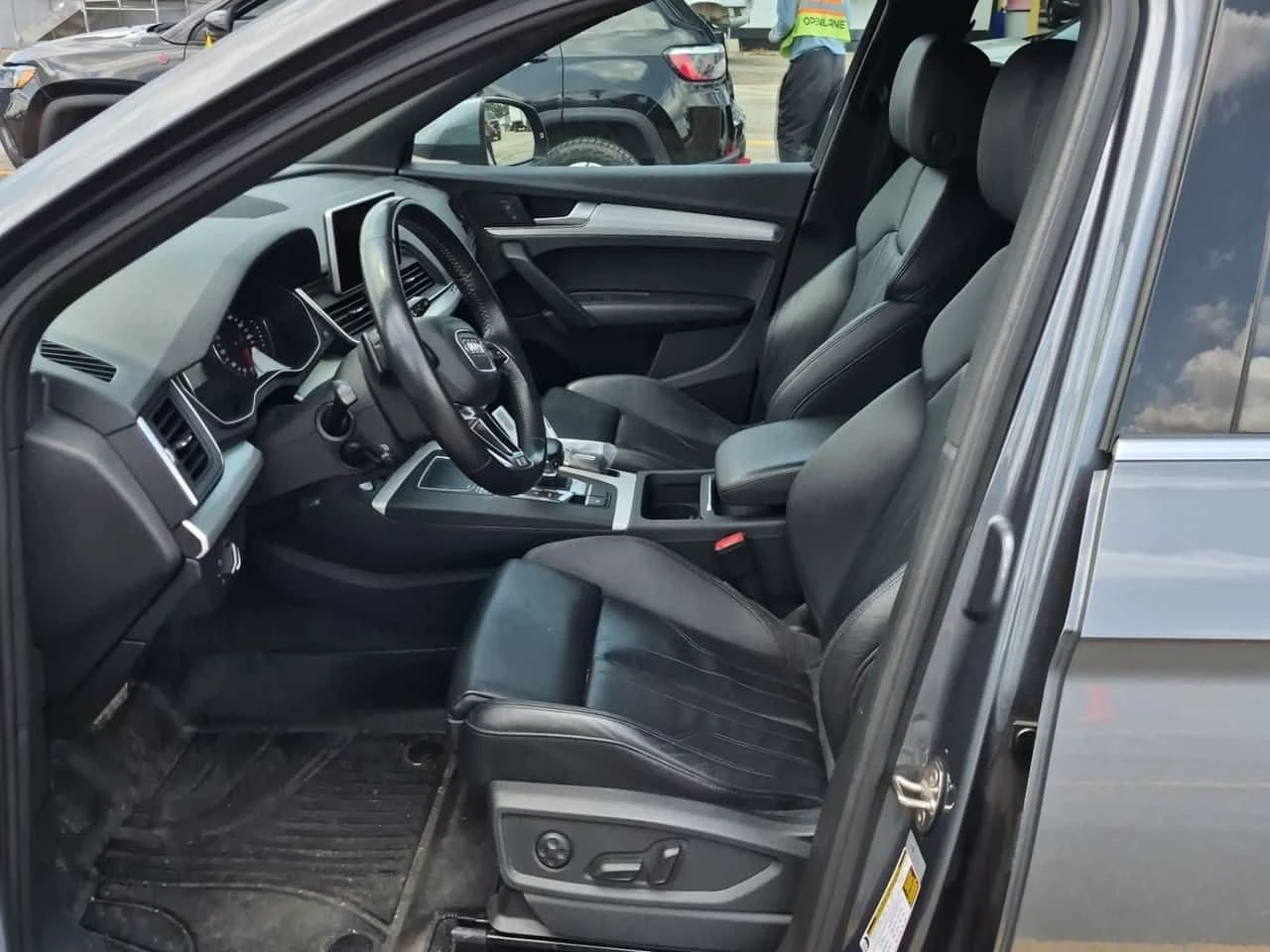 Audi Q5  PROGRESSIV / NAVI / PANORAMA / АВТОКРЕДИТ, снимка 7 - Автомобили и джипове - 55404257