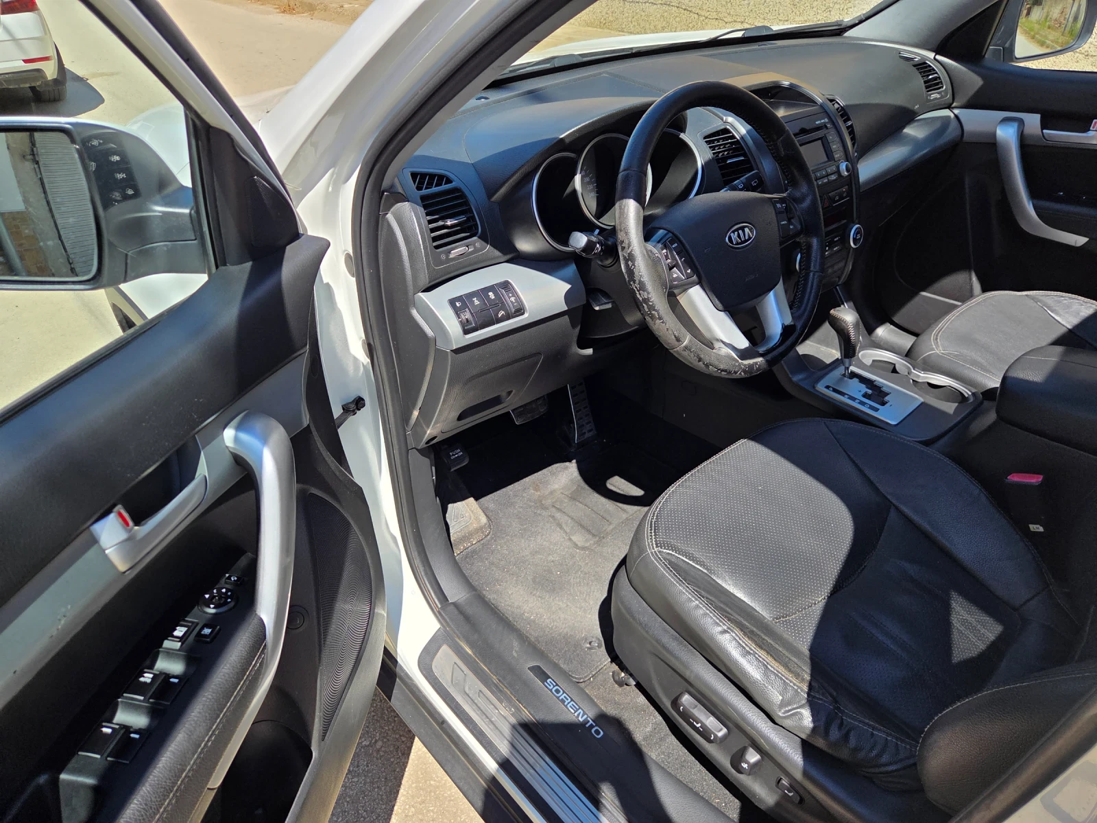 Kia Sorento 2.2 AWD, снимка 10 - Автомобили и джипове - 55901598